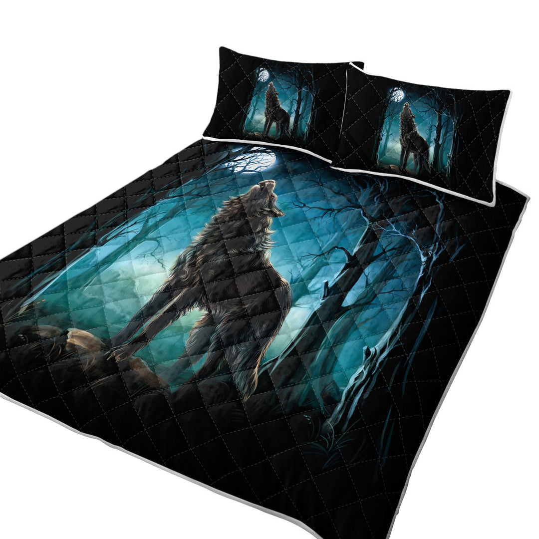 Coverlets with A Wolf Howls at a Moon