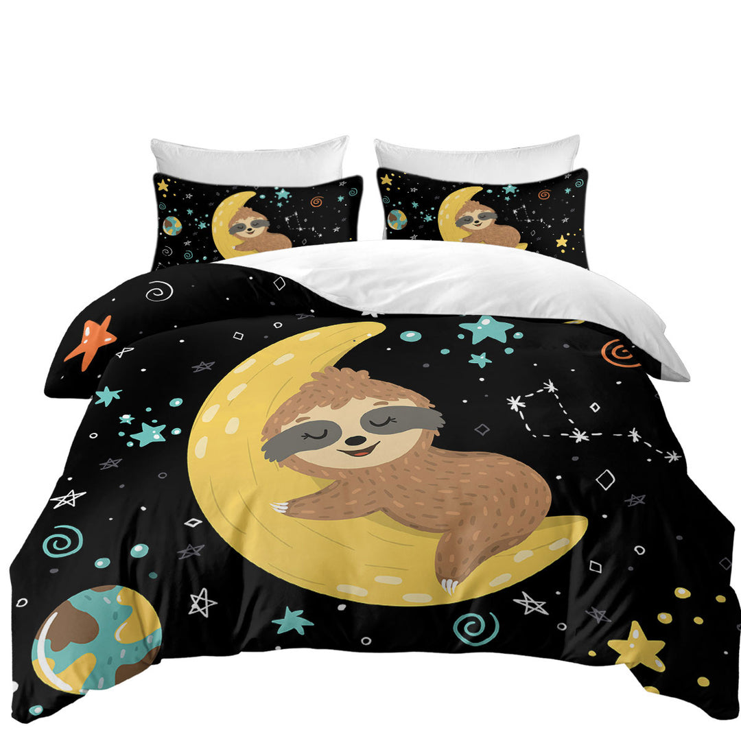 Funny Astronaut Sloth Sleeping on the Moon Duvet Cover