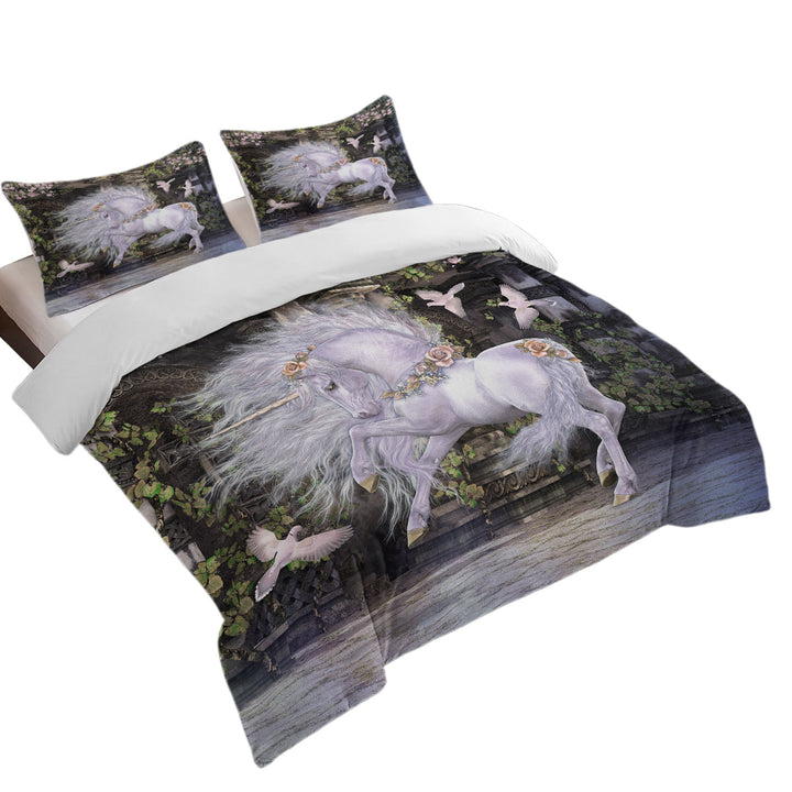 Noble and Graceful White Horse and Doves King Duvet Cover set