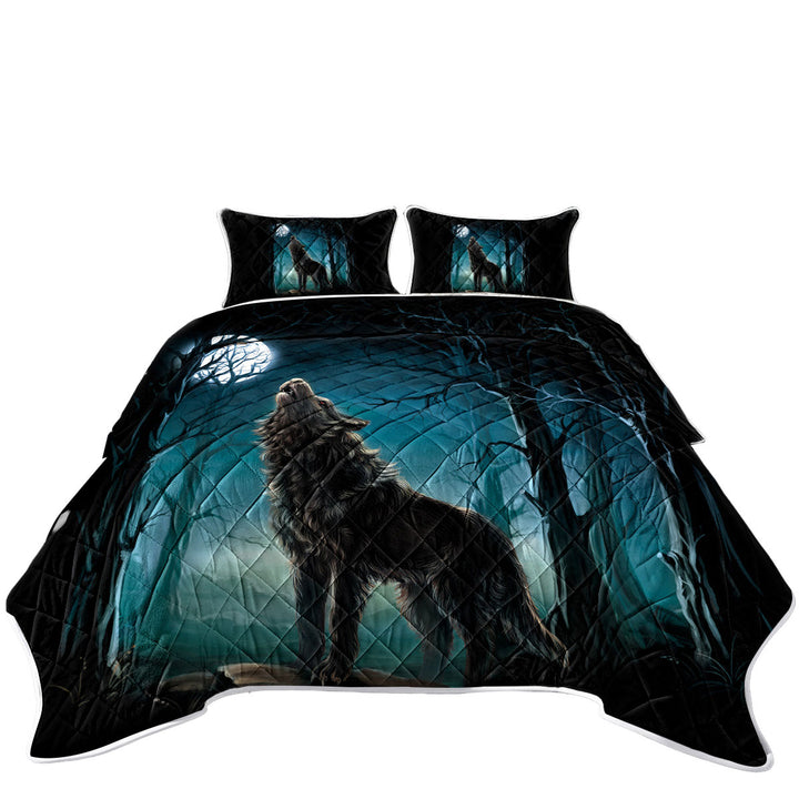 Quilt with A Wolf Howls at a Moon