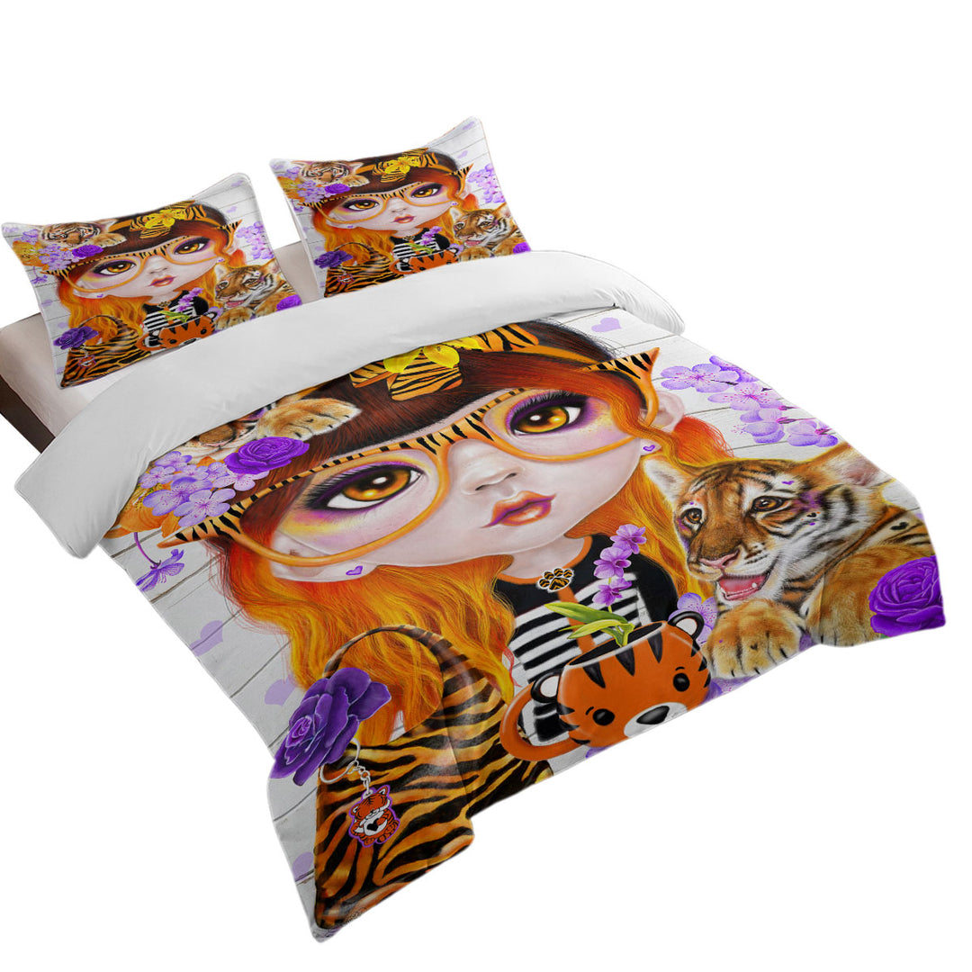 Tiger loving Tessa Munchkinz Girl Coverlets